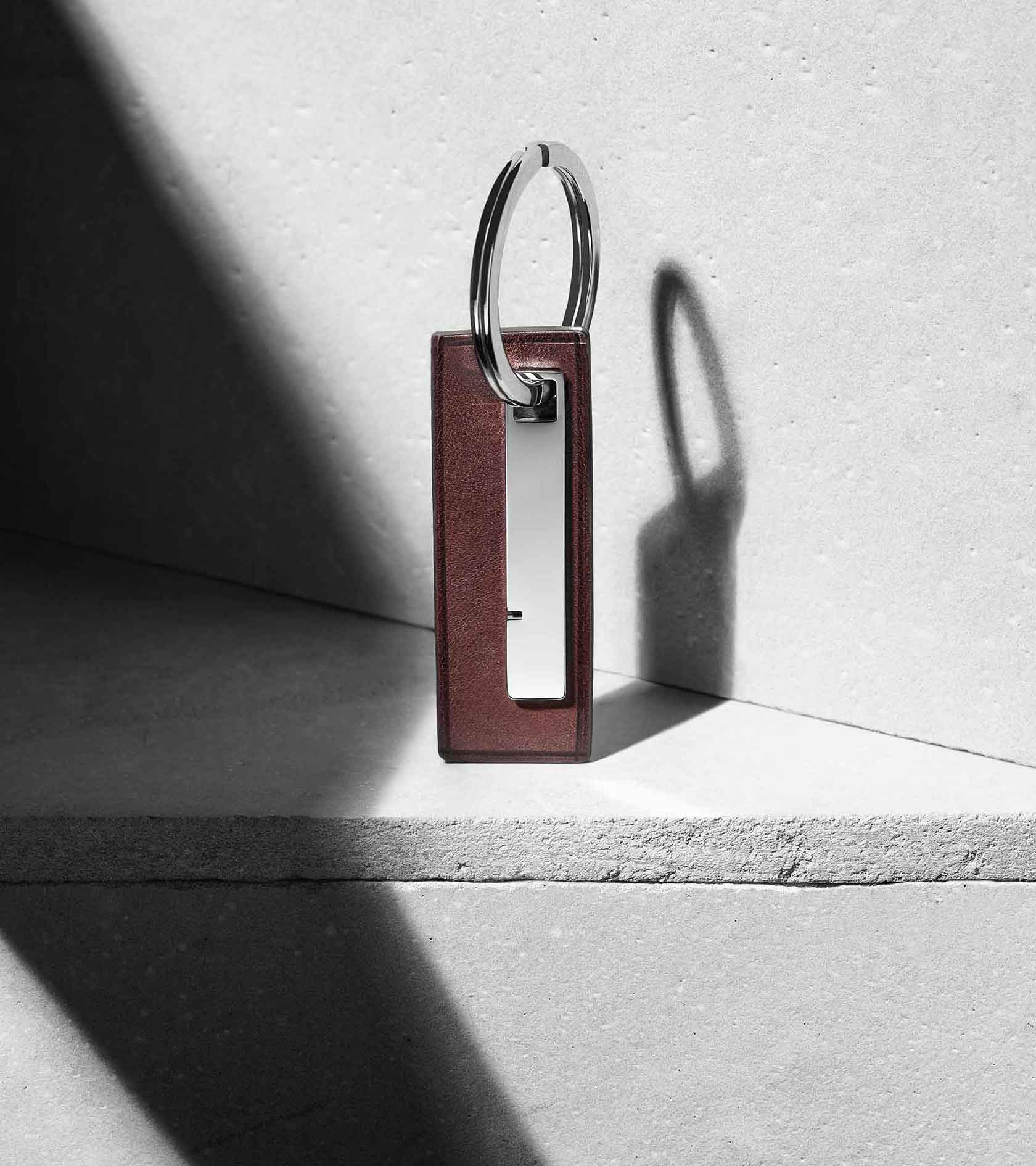 Porte-clés coeur personnalisé en cuir by Atelier Pato Made in Paris