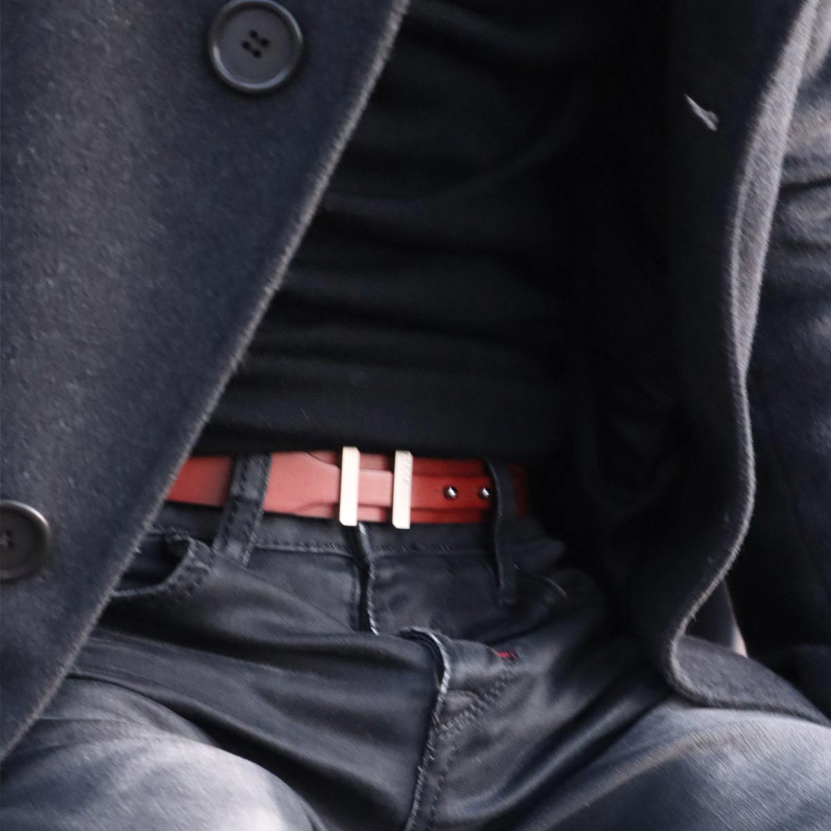 Ceinture fine marron SPARTIATE.24 portée