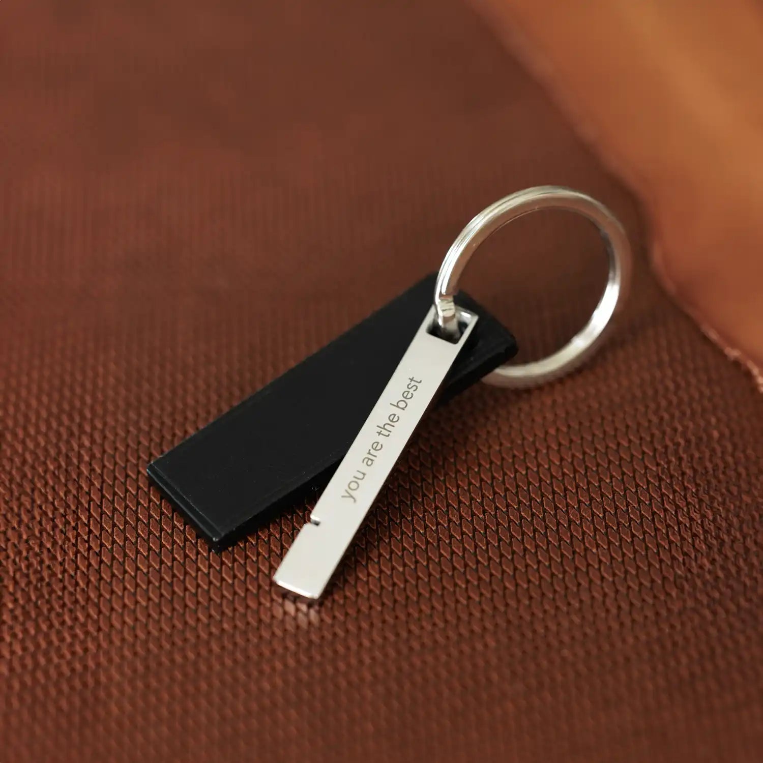 Porte-clés cuir et métal Ursul – bijou et accessoire masculin à offrir